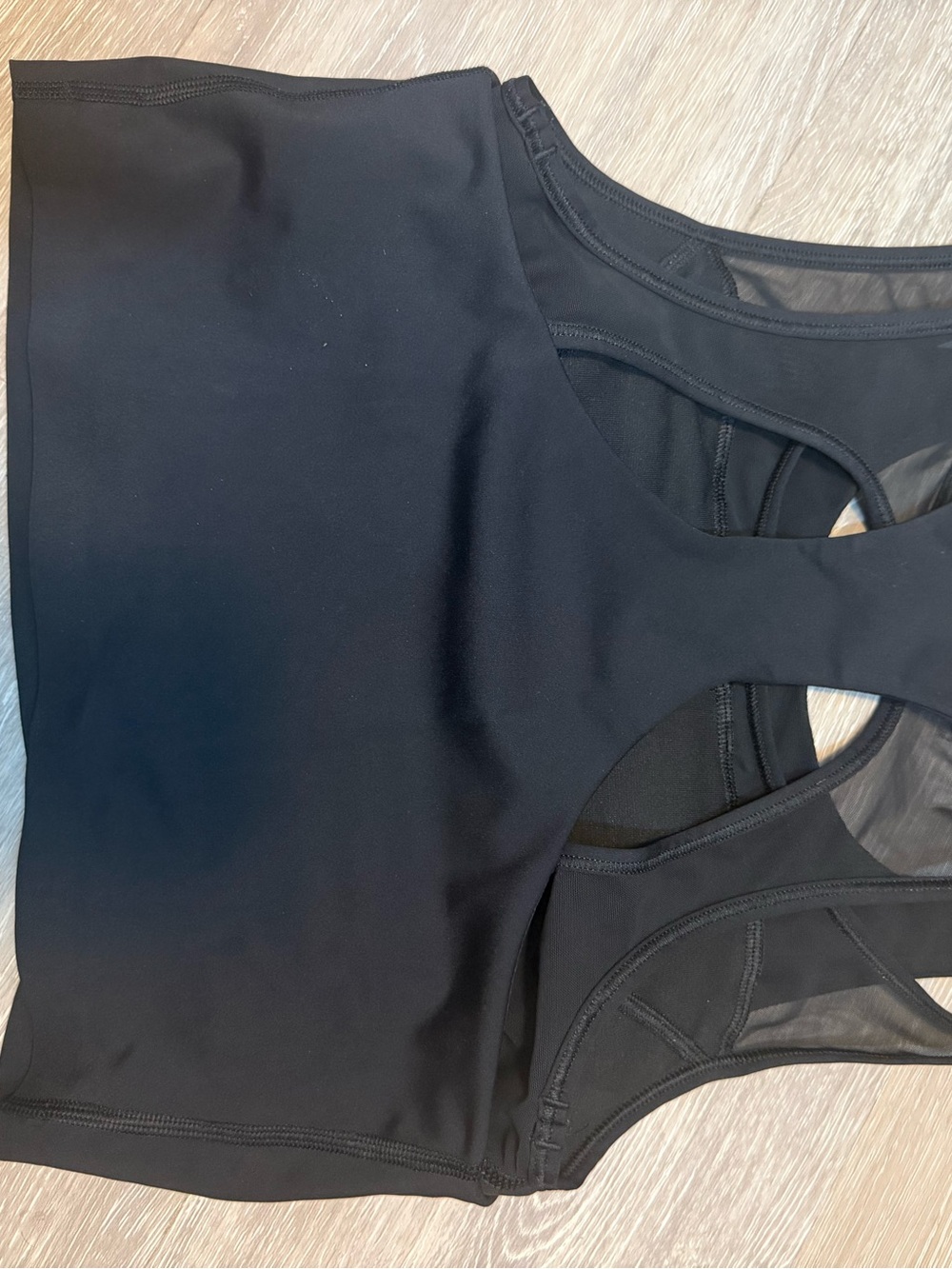 LULULEMON | BREAK FREE TANK - Picture 3 of 6
